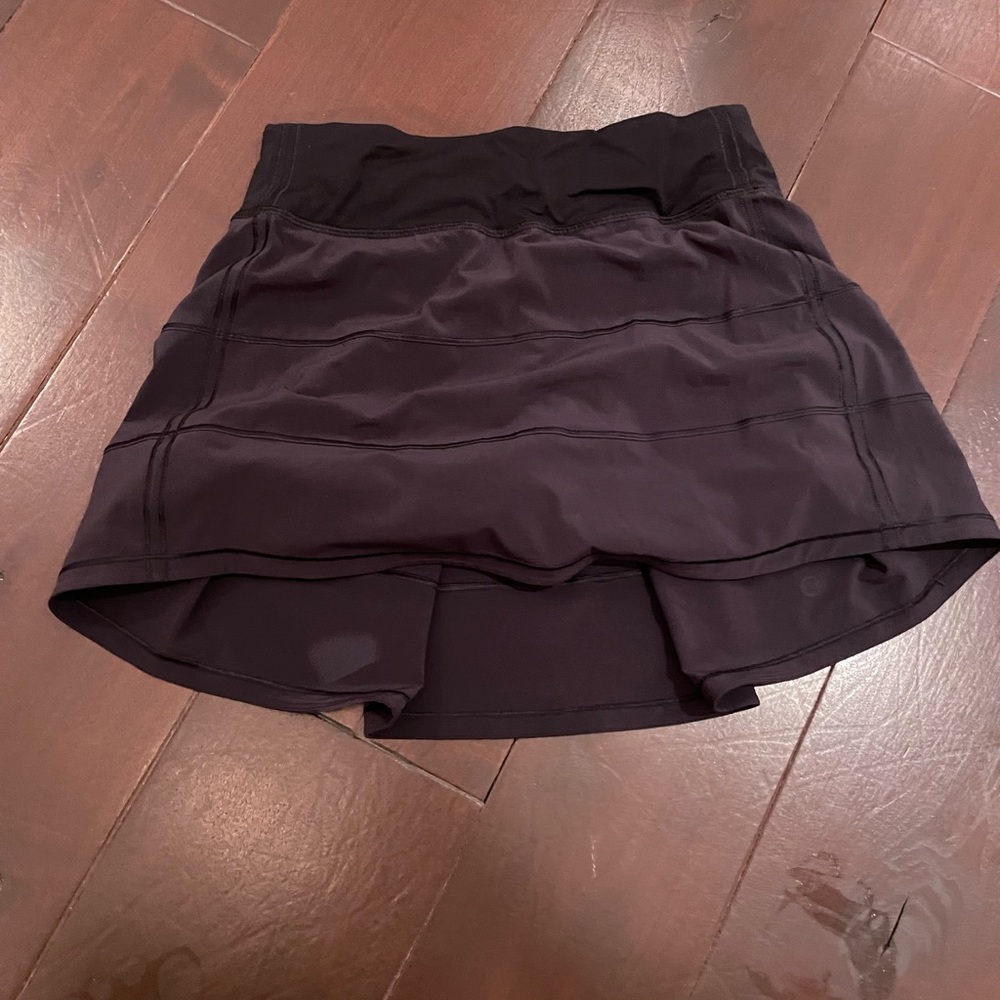 Black lululemon tennis skirt!